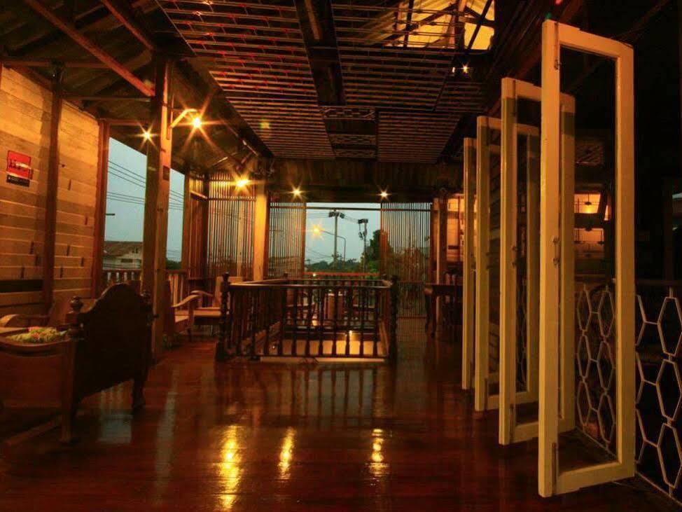 Huen Chang Puek Hotel Nan Exterior foto